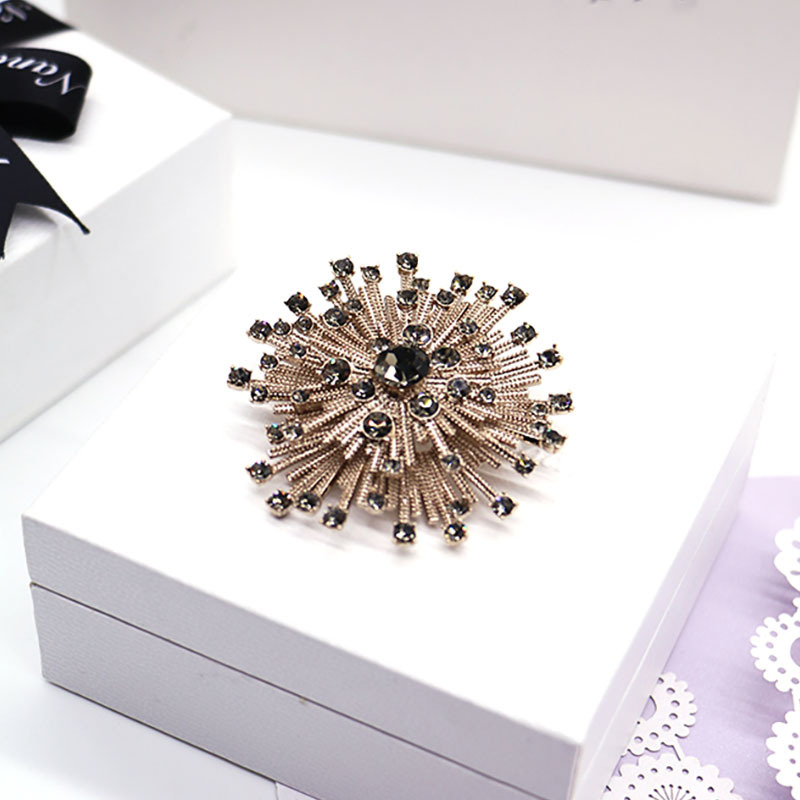 Broșă cu design floare-soare, aliaj, marcă Youhong, stil floral, tratament cu diamant