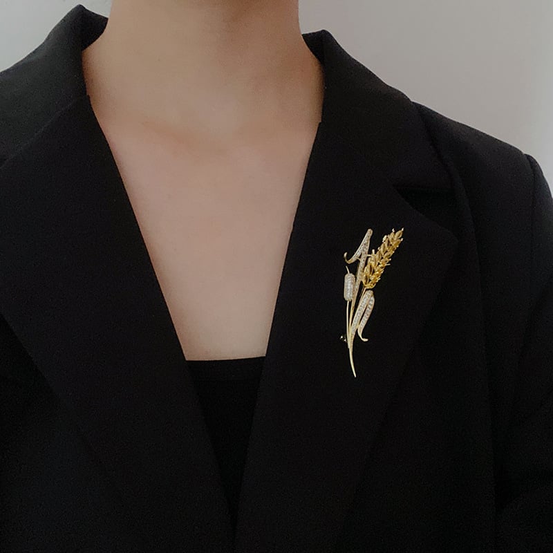 Réz kitűző búza szára motívummal, geometriai forma, gyémántokkal díszítve, női dekoratív kiegészítő