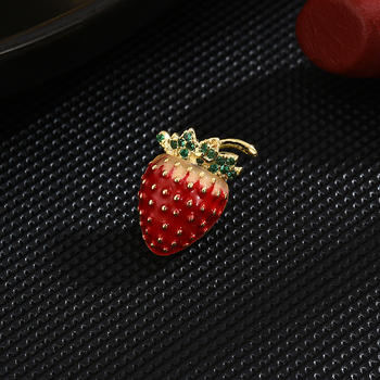 Kaelapaela nööp braškin motiiviga, vaskmaterjal, teemantne töötlemine, sünteetilised tsirkoonid