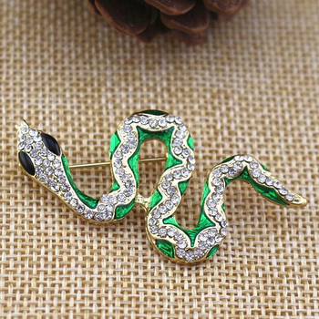 Broșă șarpe cu email lucios și diamante; accesoriu unisex pentru haine; material: aliaj; tratament: electroplating; tip: broșă; stil: animale