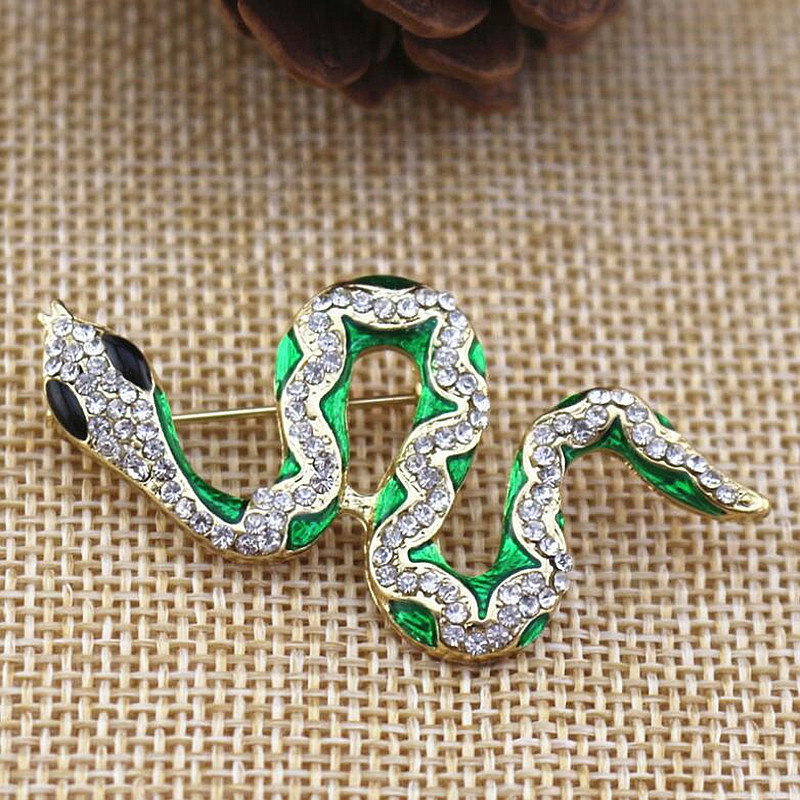 Broșă șarpe cu email lucios și diamante; accesoriu unisex pentru haine; material: aliaj; tratament: electroplating; tip: broșă; stil: animale
