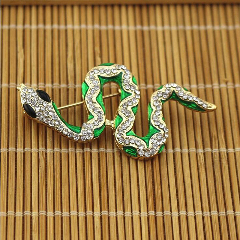 Broșă șarpe cu email lucios și diamante; accesoriu unisex pentru haine; material: aliaj; tratament: electroplating; tip: broșă; stil: animale