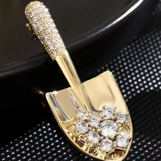 Broșă- lopată din aliaj, design minimalist cu trend personal, finisaj diamant, unisex, pin de rever multifuncțional