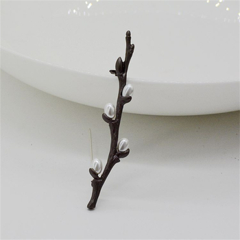 Broșă cu ramură de floare de prune, material aliaj, stil minimalist, formă floare, finisaj lac termic