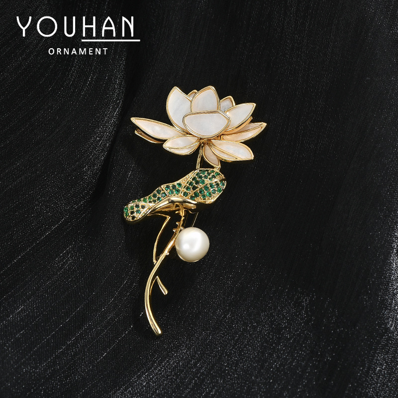 Réz brossa, geometriai mintázat, zománc olajfestmény-stílus, felület elektroplating, női kardigán kiegészítő