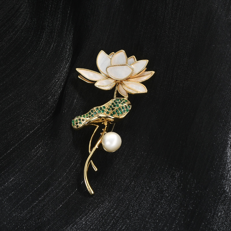 Réz brossa, geometriai mintázat, zománc olajfestmény-stílus, felület elektroplating, női kardigán kiegészítő