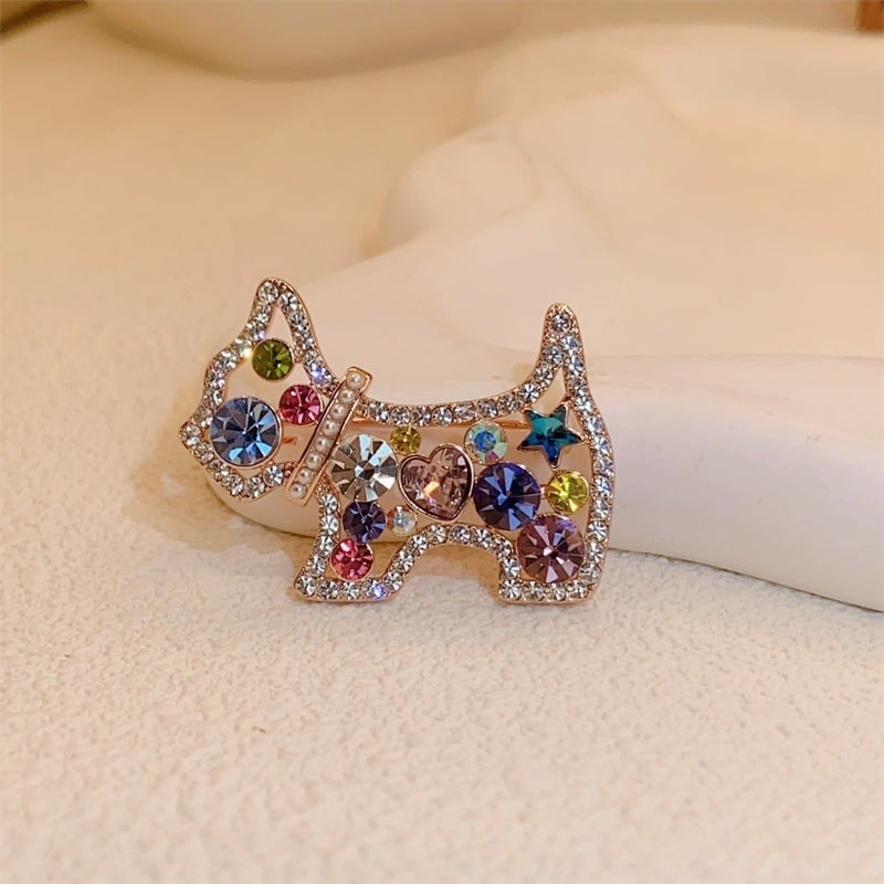 Kutyus rajzfilm kitűző, réz anyag, elektroplátolás, magas minőség érzet, uniszex