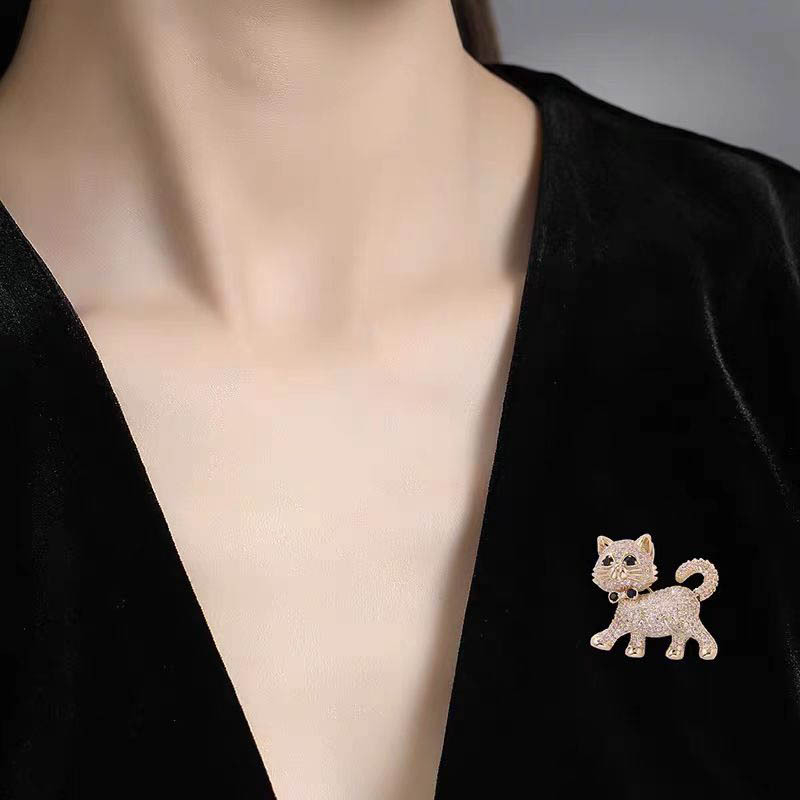 Réz macska kitűző nőknek, japán-koreai stílus, elektroplatált