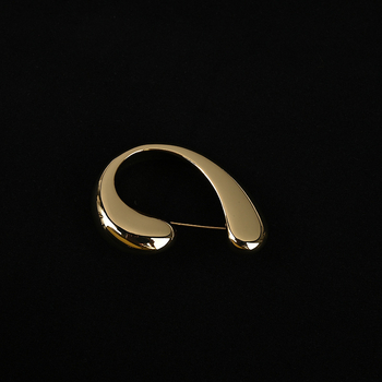 Rézből készült kitűző vízcsepp alakú geometriai dizájnnal, elektroplatált felülettel