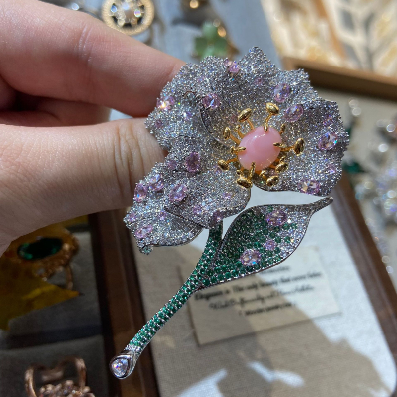Broșă cu iris, din cupru cu zirconiu încrustat, accesoriu vintage pentru femei, prelucrare cu diamant, iarna 2025