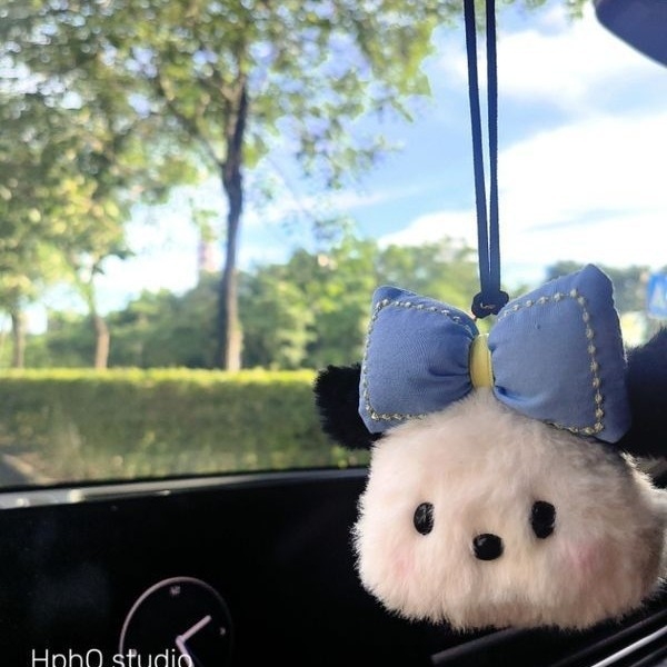 Автомобилна висулка за интериорно оформление – плюшено кученце Пача, перлен материал, модерен стил, Little Mickey