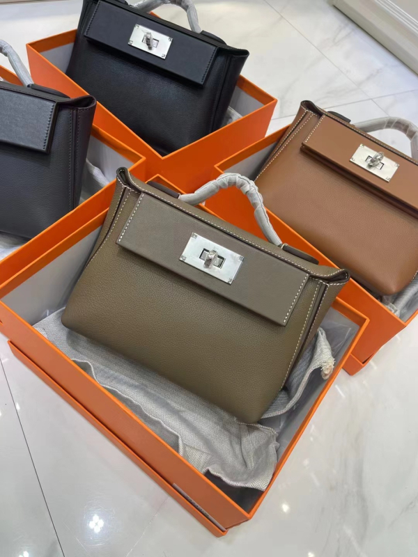 Kelly torba od prave kože 2424Mini, kopča za zaključavanje, jednoručna crossbody, dumpling stil, velika kapaciteta ženska torba