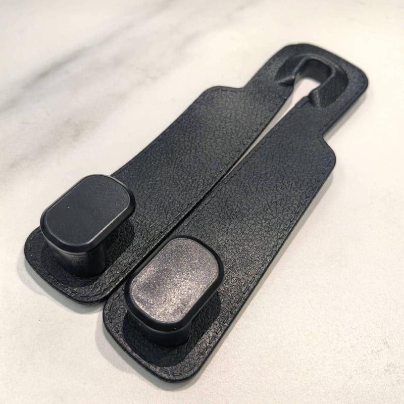 Закачалка за кола за задната седалка — луксозна кожена текстура, PVC, съхранение и държач за телефон