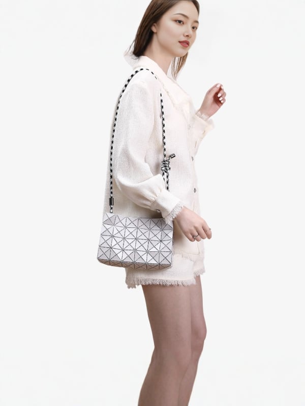 Olefine Geometrijska kvadratna crossbody torba, PVC, horizontalni kvadratni oblik, zatvarač, ljetna kolekcija 2025