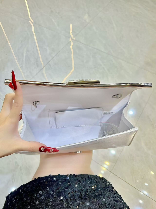 Geantă de seară cu brățară | Clutch din cristale în stil baguette, PU, formă orizontală pătrată, închidere magnetică, buzunar pentru telefon și ID