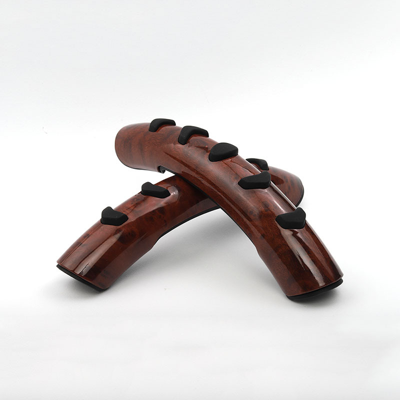 Protiskluzový poťah na volant, univerzálne uchytenie, ABS materiál, rozmery 18×10×4,5 cm, hmotnosť 212 g, prispôsobenie k dispozícii