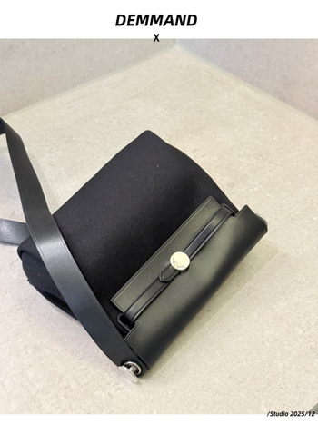 Ženska torba od prave kože crossbody bucket stila, podstava od platna, otvorený vrh, džep za mobitel, jedna naramenica
