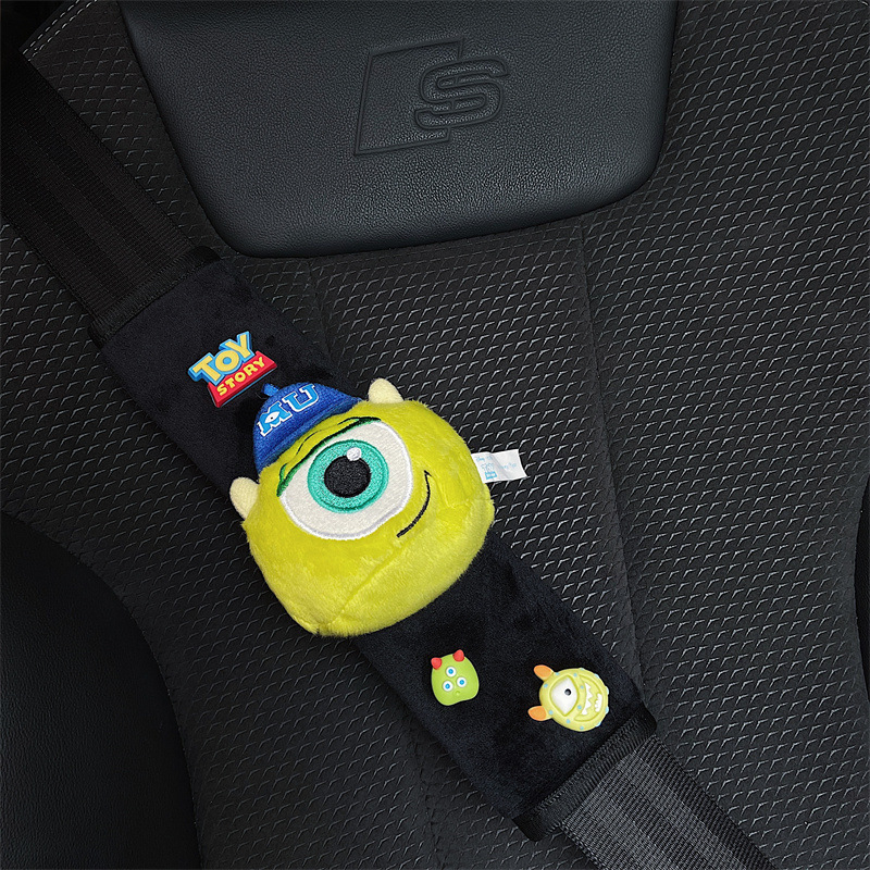Pad pentru centură auto | Plush cu tema Strawberry Bear Monster Academy, ochi mari, acoperire protectoare moale (Material: Poliester; Origine: Zhejiang; Greutate: 0.3; Brand: Other)