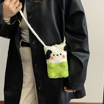 Ručne pletená vlněná crossbody taška v kórejskom štýle, s vreckom na telefón, vertikálny štvorcový tvar, polyesterová podšívka, zimná 2025