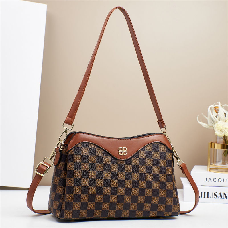 PU-ből készült crossbody táska, függőleges négyzet alak, háromdimenziós külső, cipzárral nyitható, poliészter bélés, belső telefonzseb — városi minimalistizmus