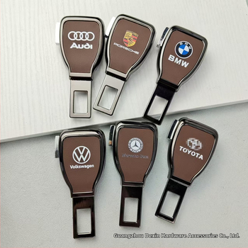 Rozšírenie bezpečnostného pásu - Kompatibilné s Toyota, BMW, Mercedes-Benz | Materiál: zliatina | Hmotnosť: 100 g | Tlač loga k dispozícii
