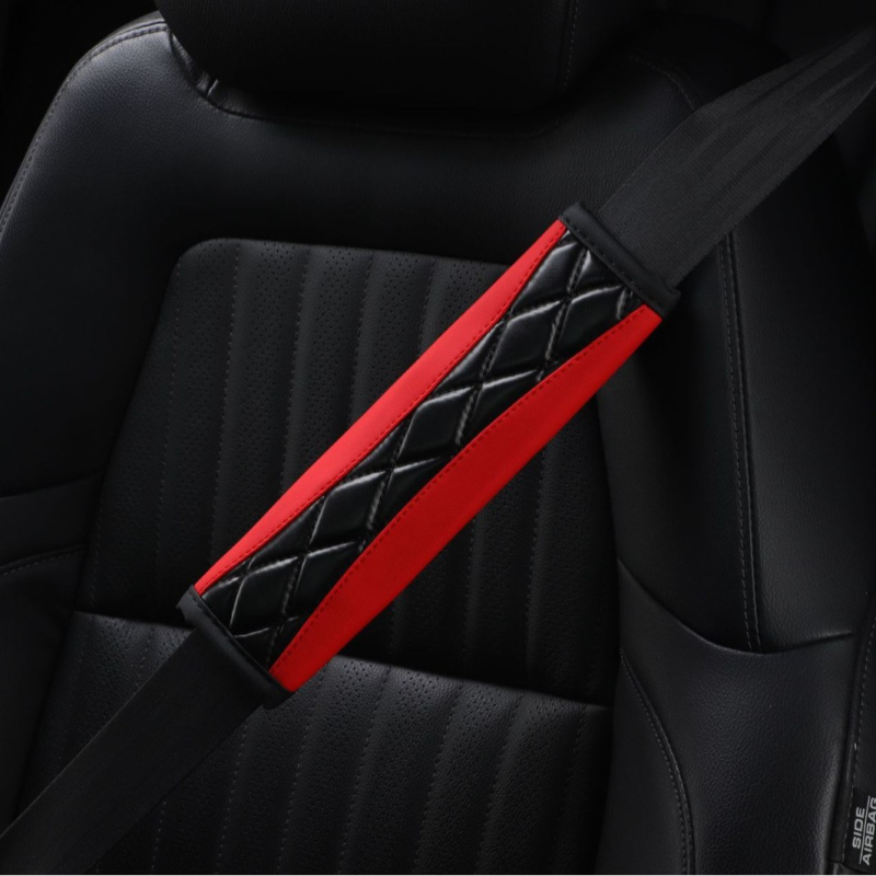 Ramenná podložka na bezpečnostný pás z PU kože, priedušná, 3D prešité výšivky, 40 g