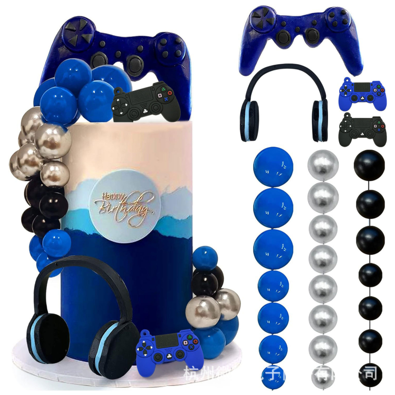 Decoruri pentru tort cu tematica jocuri video – set de 30 bucăți, include căști, consolă și controler; material: plastic; ambalaj: carton; import: nu; autorizare IP: nu; potrivit pentru Ziua Îndrăgostiților Chineze