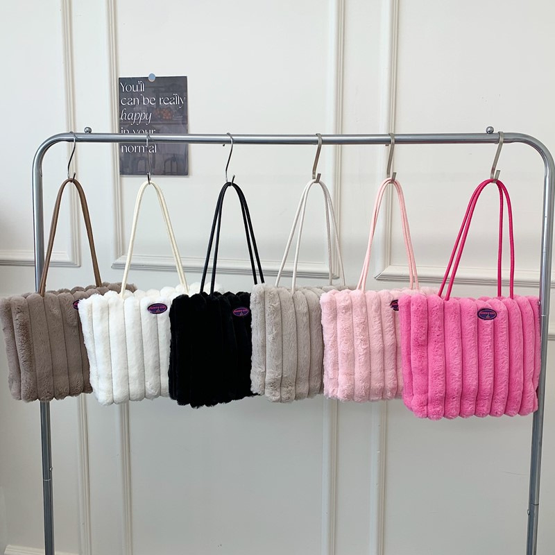 Geantă tote din pluș cu curea, stil urban minimalist, formă orizontală pătrată, închidere magnetică, buzunar interior cu fermoar laminat