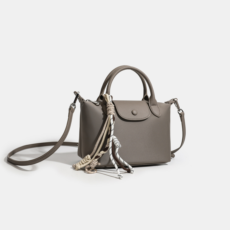 Geantă crossbody Dumpling, nylon cu piele, stil urban minimalist, închidere cu capac, buzunar cu fermoar și buzunar pentru telefon