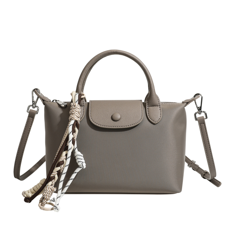 Geantă crossbody Dumpling, nylon cu piele, stil urban minimalist, închidere cu capac, buzunar cu fermoar și buzunar pentru telefon