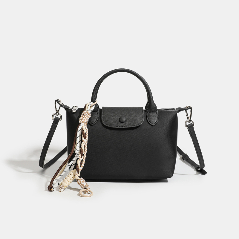 Geantă crossbody Dumpling, nylon cu piele, stil urban minimalist, închidere cu capac, buzunar cu fermoar și buzunar pentru telefon