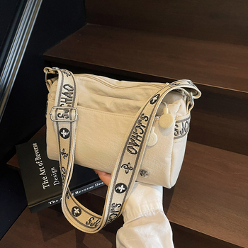 Geantă casuală pentru femei cu capacitate mare – Simplitate urbană, Oxford material, Formă cilindrică, Fermoar, Primăvara 2025