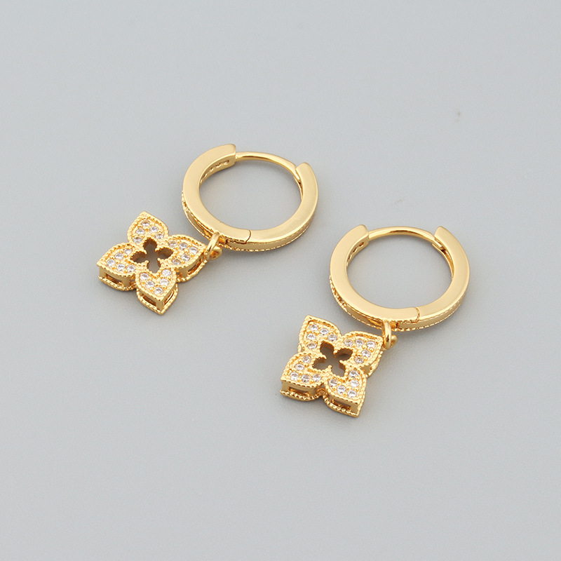 Μινιμαλιστικό τριμελές σετ κολιέ με μοτίβο τετράφυλλου, σταυρωτή αλυσίδα, επίχρυσο χαλκό