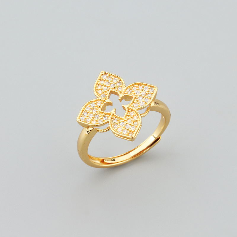 Μινιμαλιστικό τριμελές σετ κολιέ με μοτίβο τετράφυλλου, σταυρωτή αλυσίδα, επίχρυσο χαλκό