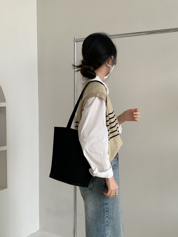 Geantă de umăr tip găleată: suede, formă cilindrică, stil urban simplu, deschidere superioară, curea cu o singură curea