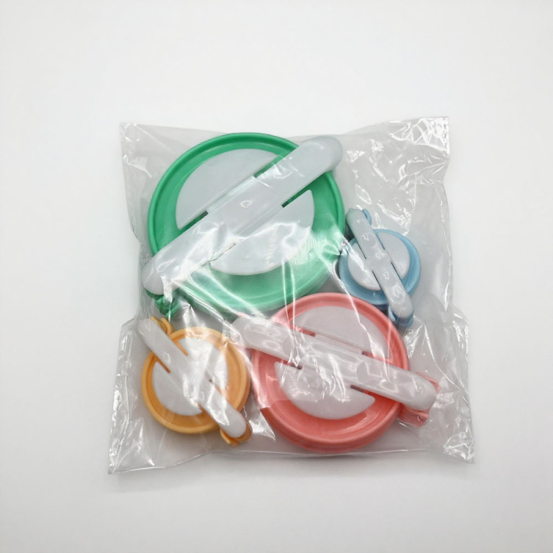 Μηχανή δημιουργίας φουντωτών (pom pom) και περιδινωτής κλωστής — Αξεσουάρ ραπτικής, μάρκα Journalists, συσκευασία 100 τεμάχια, ακαθάριστο βάρος 150 g, στυλ εθνοτικό, δημιουργικό