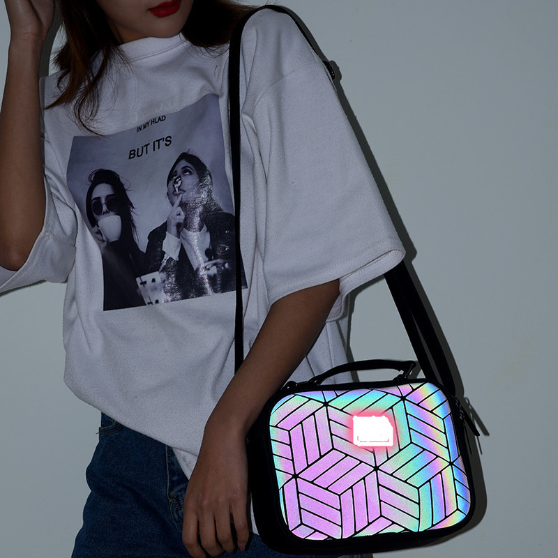 Geantă unisex cu formă de diamant 3D, geantă mică crossbody cu paiete, material PVC, căptușeală poliester, model geometric, vară 2019