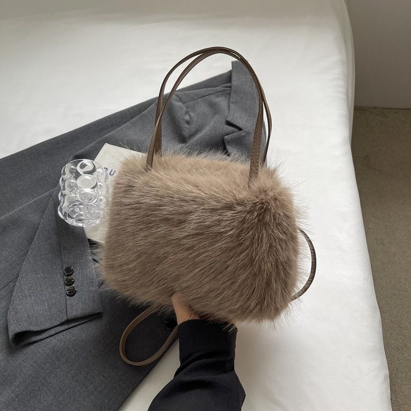Pliš torba preko ramena u obliku vedra, materijal od lambswoola, gradski minimalistički stil, uspravni kvadratni oblik, trodimenzionalna torba