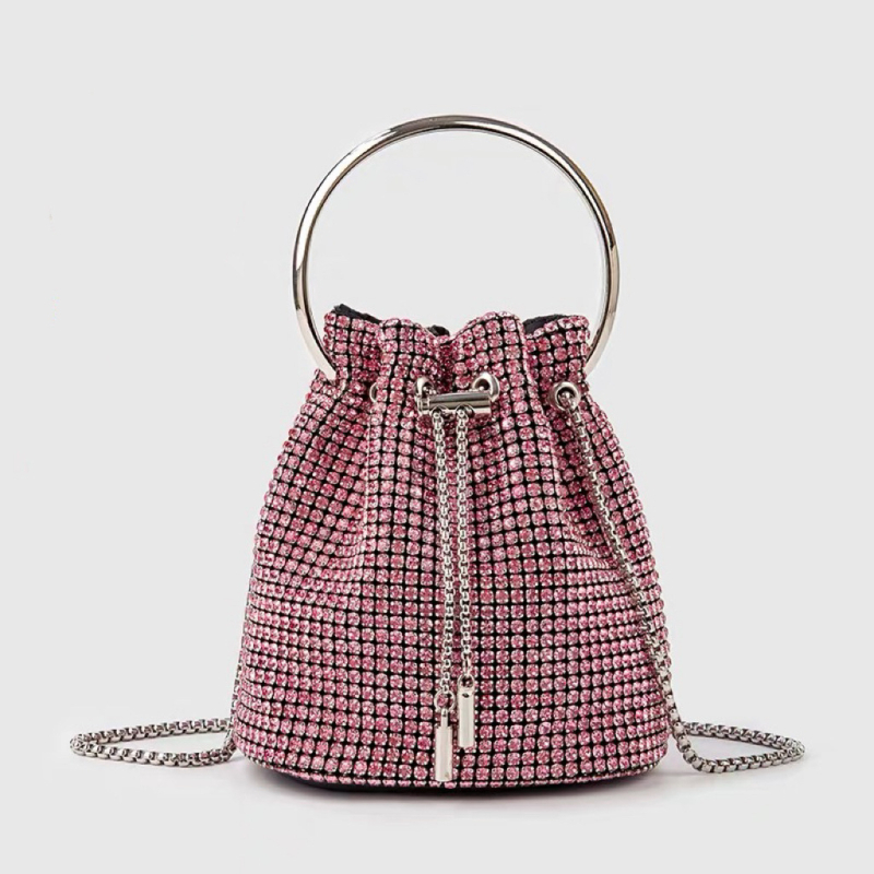 Rhinestone bucket torba – cilindrični oblik, otvaranje šniranjem, najlonska podstava, gradski stil