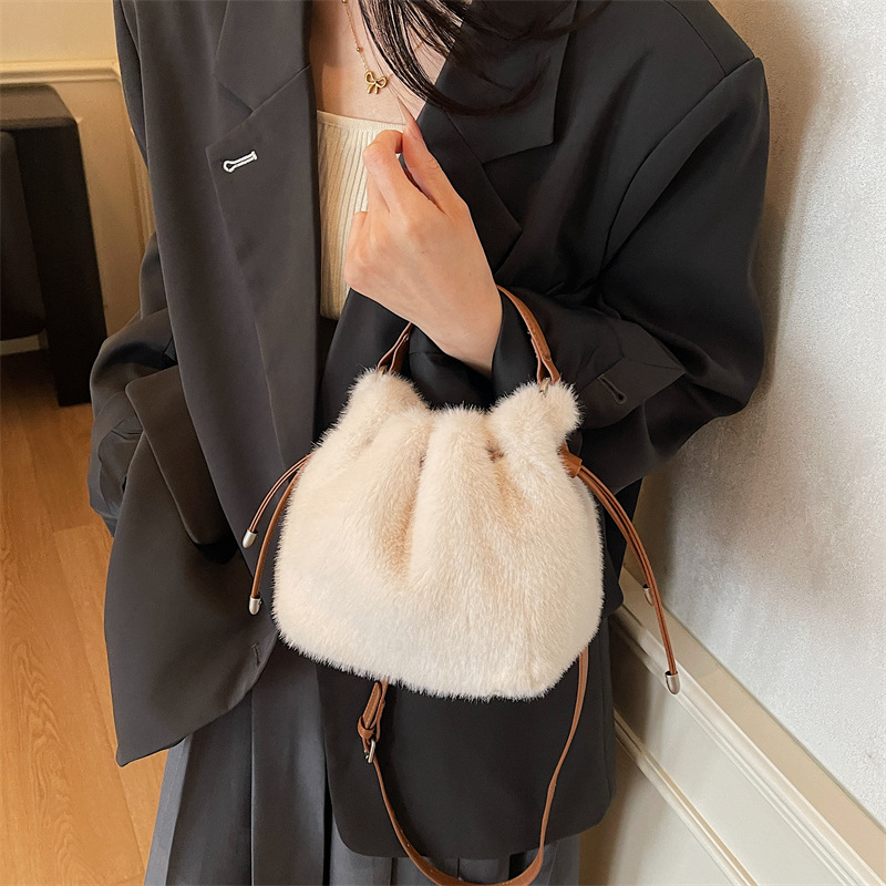 Geantă bucket din pluș, stil proaspăt și dulce, căptușeală poliester, buzunar interior laminat cu fermoar