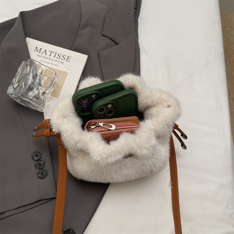 Geantă bucket din pluș, stil proaspăt și dulce, căptușeală poliester, buzunar interior laminat cu fermoar