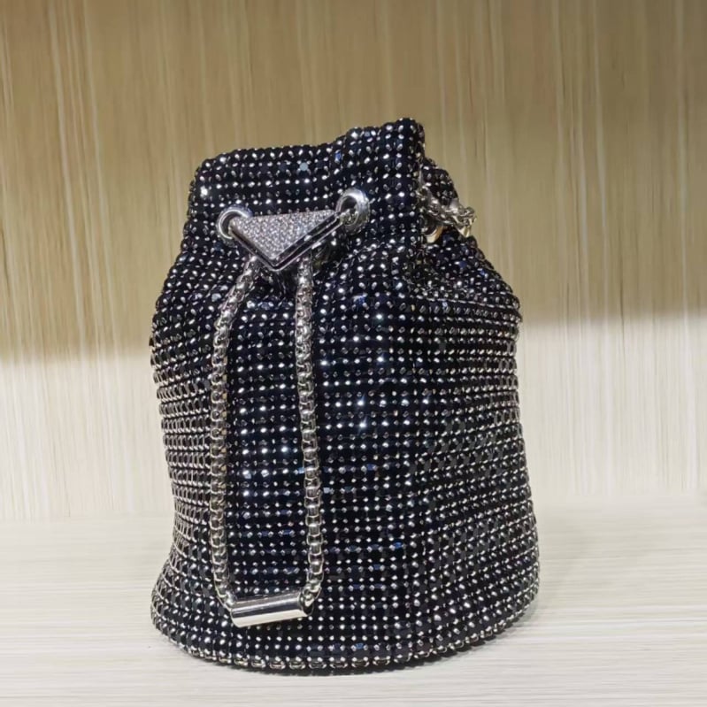 Bucket torba s kristalima i šnira – PU koža, Holy Heron, vertikalni kvadratni oblik, crossbody