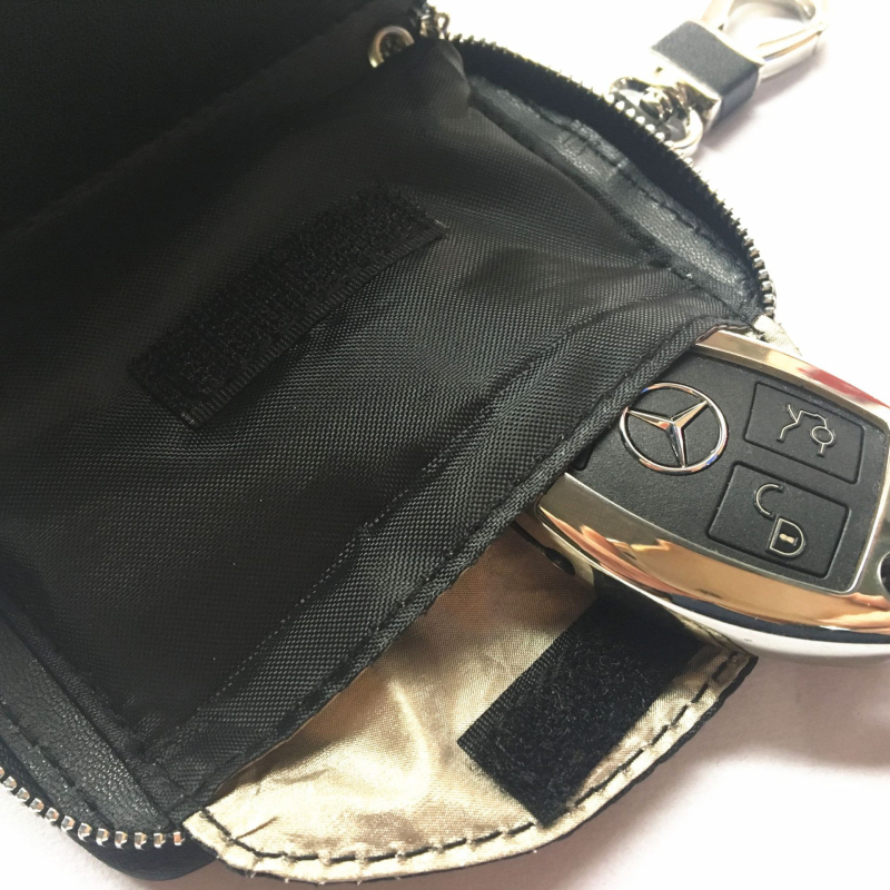 Torba za ključeve od prave kože s RFID zaštitom i zatvaračem na patentni zatvarač