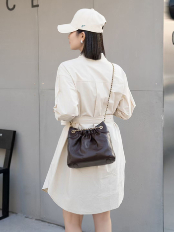 Geantă Bucket Quilt cu lanț (pielea de vită de nivel secund, închidere magnetică, căptușeală poliester, buzunar intern cu fermoar)