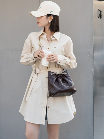 Geantă Bucket Quilt cu lanț (pielea de vită de nivel secund, închidere magnetică, căptușeală poliester, buzunar intern cu fermoar)