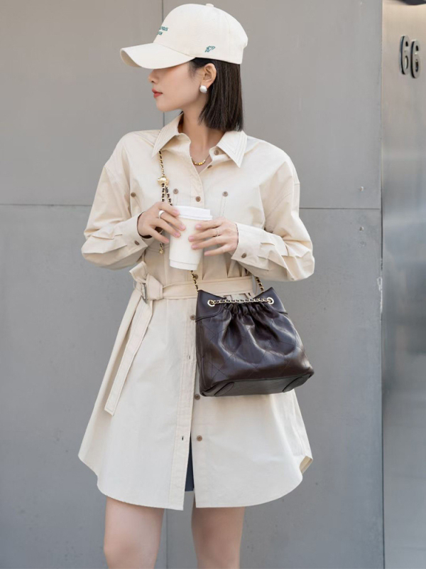 Geantă Bucket Quilt cu lanț (pielea de vită de nivel secund, închidere magnetică, căptușeală poliester, buzunar intern cu fermoar)