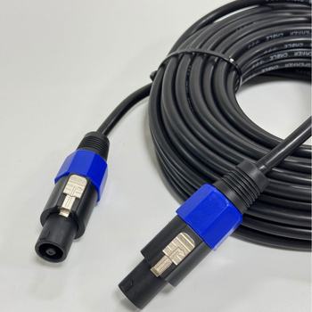 Cablu audio B02 – nichelat; miez din cupru acoperit cu aluminiu; conductor din cupru acoperit cu aluminiu; destinat dispozitivelor digitale; greutate 380 g