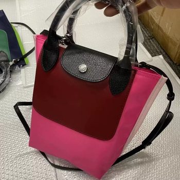 Bucket torba od PU kože, gradski stil, zatvaranje na zip, uspravni kvadratni oblik