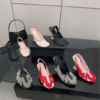 Клиновани сандали с мънисти и мрежеста горна част, квадратен нос, кожена подметка, задна каишка