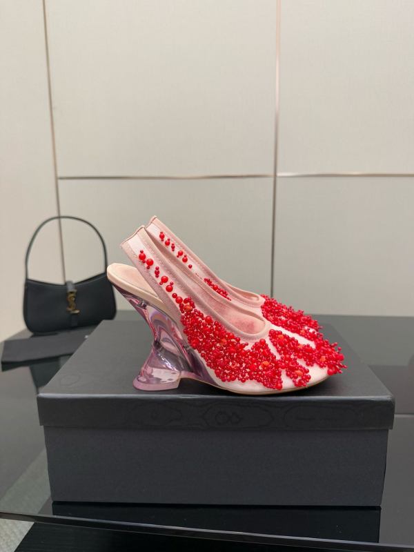 Клиновани сандали с мънисти и мрежеста горна част, квадратен нос, кожена подметка, задна каишка